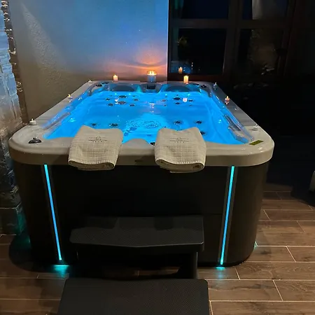 Anna - 4 Bedrooms, 4 Bathrooms, Heated Pool, Jacuzzi