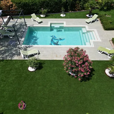 Anna - 4 Bedrooms, 4 Bathrooms, Heated Pool, Jacuzzi *