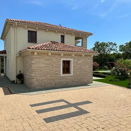 Anna - 4 Bedrooms, 4 Bathrooms, Heated Pool, Jacuzzi Villa *