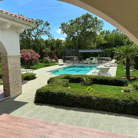 Villa Anna - 4 Bedrooms, 4 Bathrooms, Heated Pool, Jacuzzi Kornic