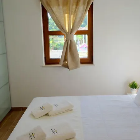 Anna - 4 Bedrooms, 4 Bathrooms, Heated Pool, Jacuzzi Villa Kornic