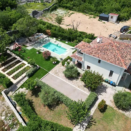 Vila Anna - 4 Bedrooms, 4 Bathrooms, Heated Pool, Jacuzzi Kornic
