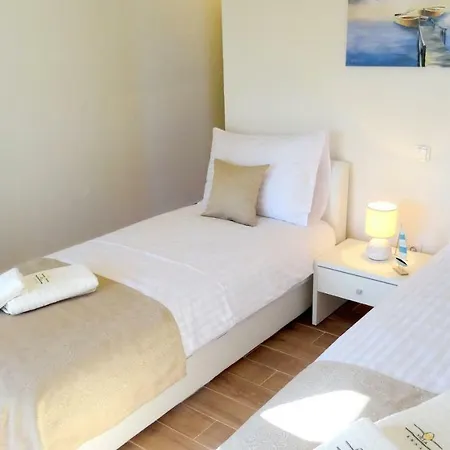 Anna - 4 Bedrooms, 4 Bathrooms, Heated Pool, Jacuzzi Vila *