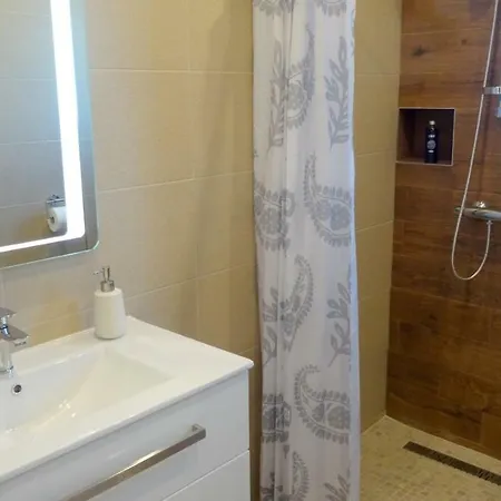 Vila Anna - 4 Bedrooms, 4 Bathrooms, Heated Pool, Jacuzzi Kornic