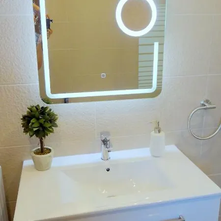 Anna - 4 Bedrooms, 4 Bathrooms, Heated Pool, Jacuzzi Vila Kornic